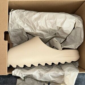 Yeezy slides sz 14 Bone
